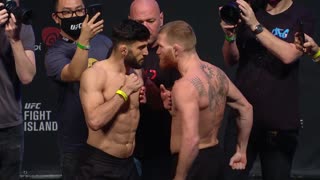 Арман Царукян vs Мэтт Фревола - Церемония взвешивания UFC 257