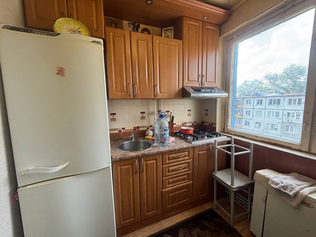 Продам 3-комн. кв. 50 лет Октября, 5/5 эт., квартира 50 кв.м., с АВТОНОМНЫМ ОТОПЛЕНИЕМ, разводка пластик, санузел раздельный, бойлер, балкон застеклен. Делают кап.ремонт крыши. Рядом остановка, магазины, школа, садик. Цена 5 200 000 руб. +79591730175 Татьяна, +79591695183 Роман ...