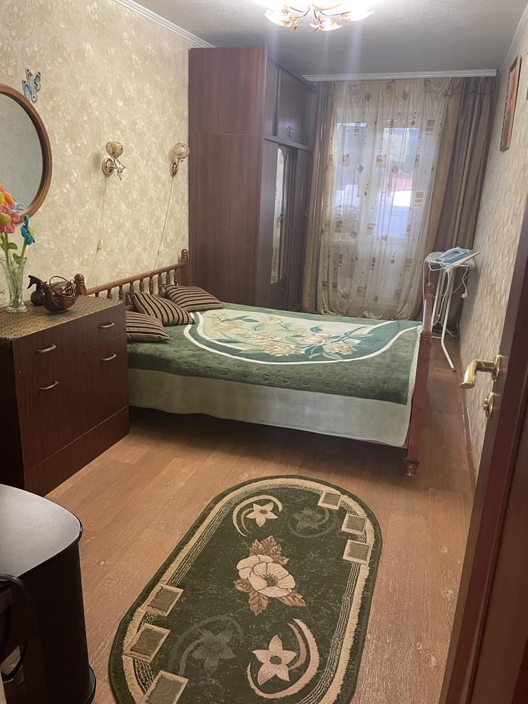 Продам 3х комнатную квартиру кв. 50 лет Октября этаж 4/5 общ площадь 57,2 м². Квартира полностью готова к проживанию , сделан капитальный ремонт с заменой всех коммуникаций , проводки и отопления. Укомплектована всей необходимой мебелью. Светлая , тёплая, уютная квартира полностью готова к проживанию. . Цена ...