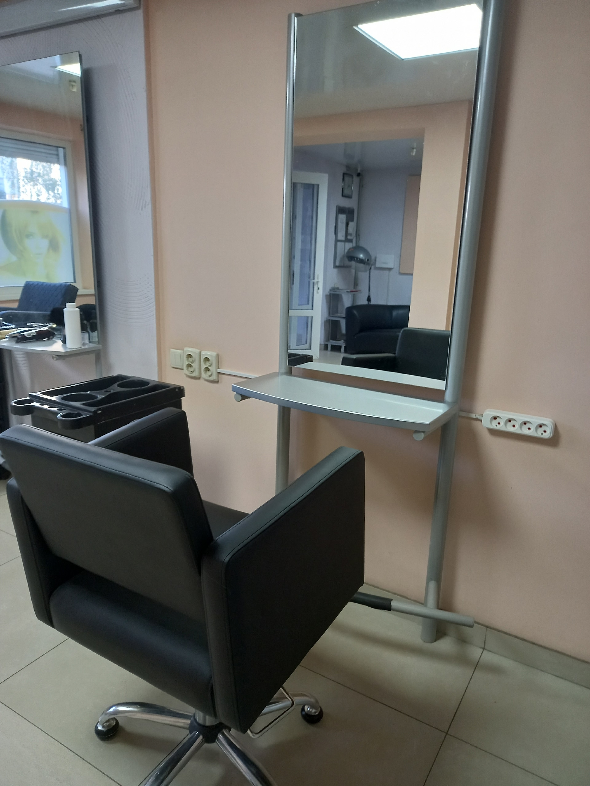 Аренда парикмахерского места . Алчевск, ул. Ленина 86. Салон красоты ДИВА. +79591164255